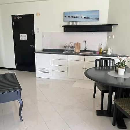Paradise By The Sea In Penang By Veron At Rainbow Paradise Tanjung Bungah  Exterior photo