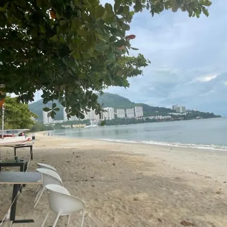 Paradise By The Sea In Penang By Veron At Rainbow Paradise Tanjung Bungah  Exterior photo