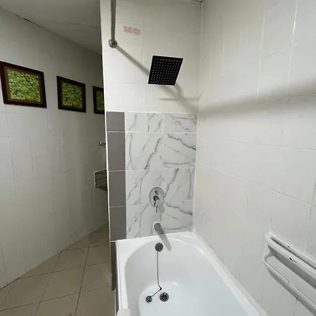 Paradise By The Sea In Penang By Veron At Rainbow Paradise Tanjung Bungah  Exterior photo