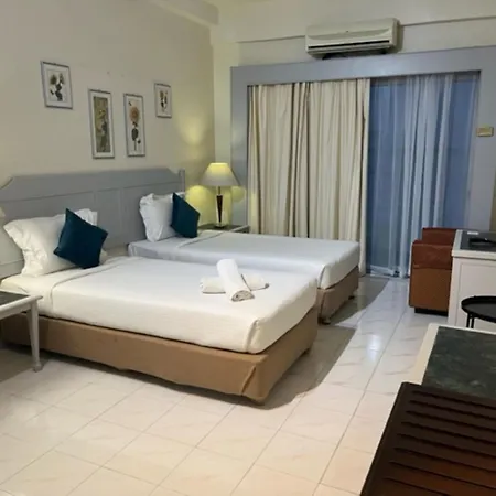 Paradise By The Sea In Penang By Veron At Rainbow Paradise Tanjung Bungah  Exterior photo