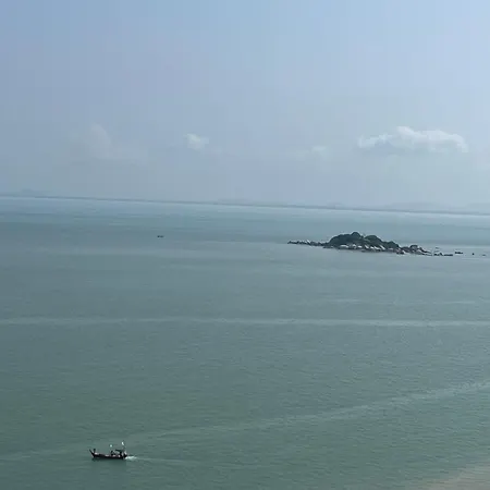 Paradise By The Sea In Penang By Veron At Rainbow Paradise Tanjung Bungah  Exterior photo