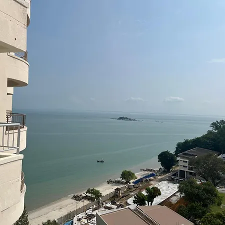 Paradise By The Sea In Penang By Veron At Rainbow Paradise Tanjung Bungah  Exterior photo