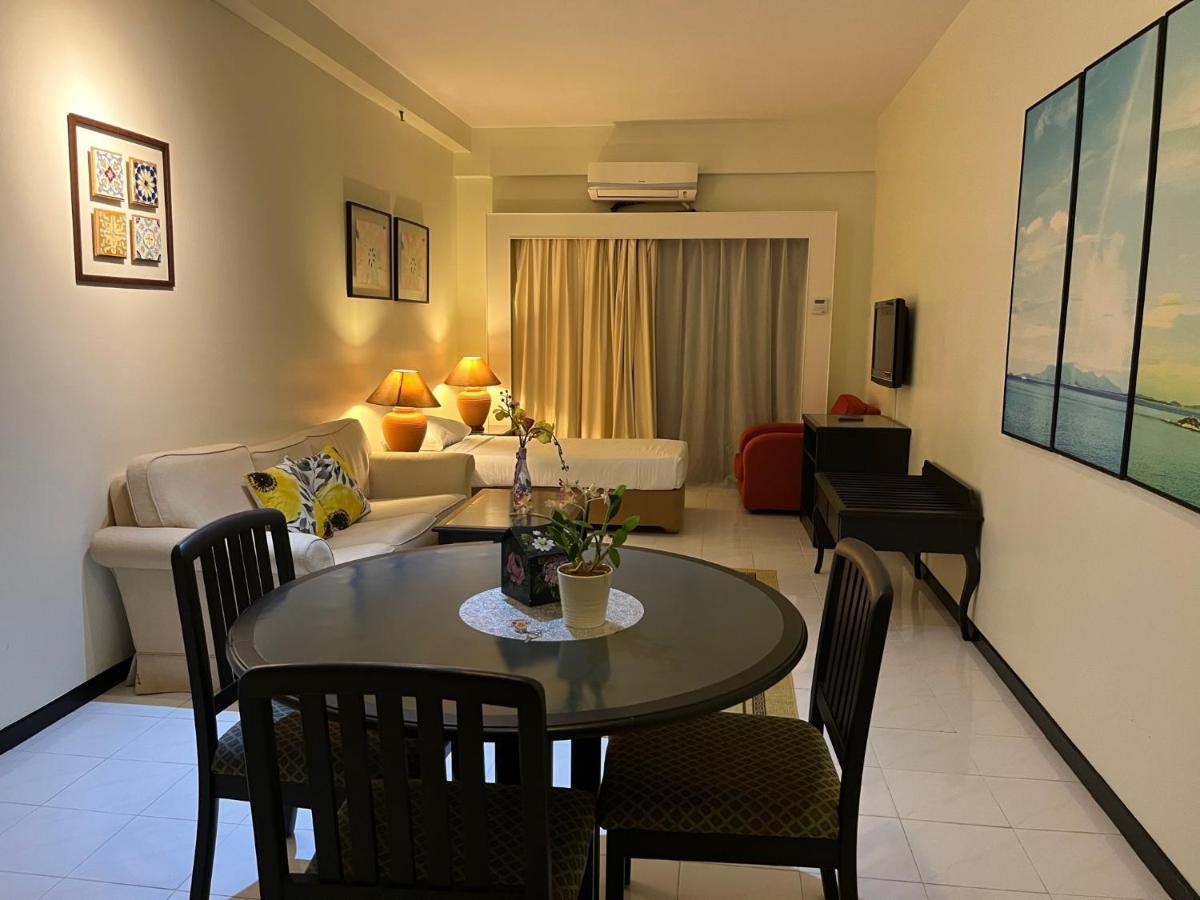 Resort Paradise By The Sea In Penang By Veron At Rainbow Paradise Tanjung Bungah (Penang)