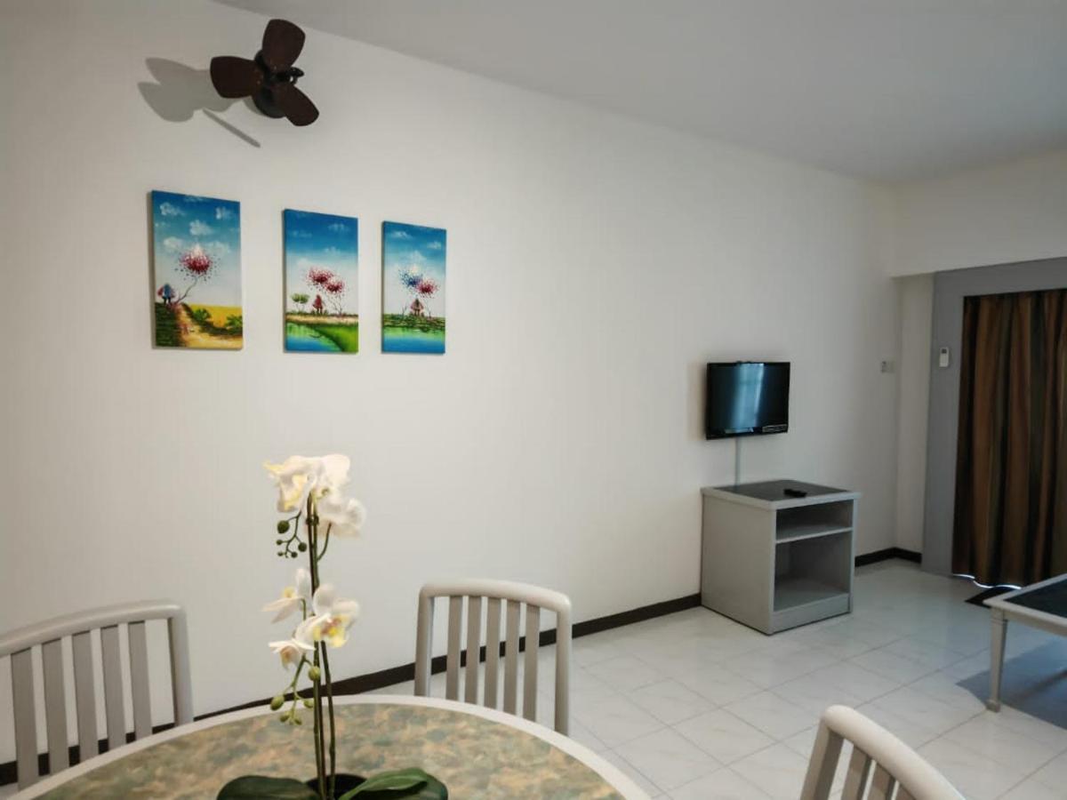 Resort Paradise By The Sea In Penang By Veron At Rainbow Paradise Tanjung Bungah (Penang)