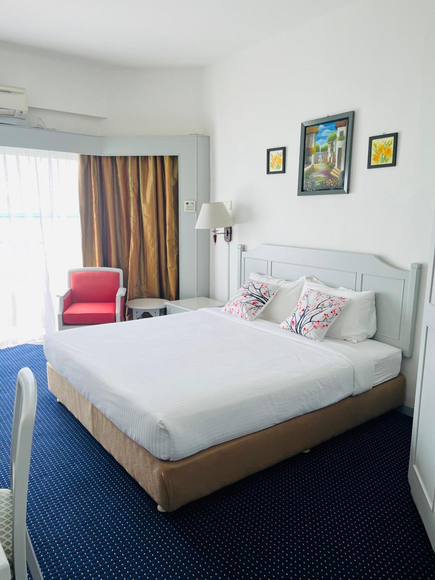 Paradise By The Sea In Penang By Veron At Rainbow Paradise Tanjung Bungah (Penang)