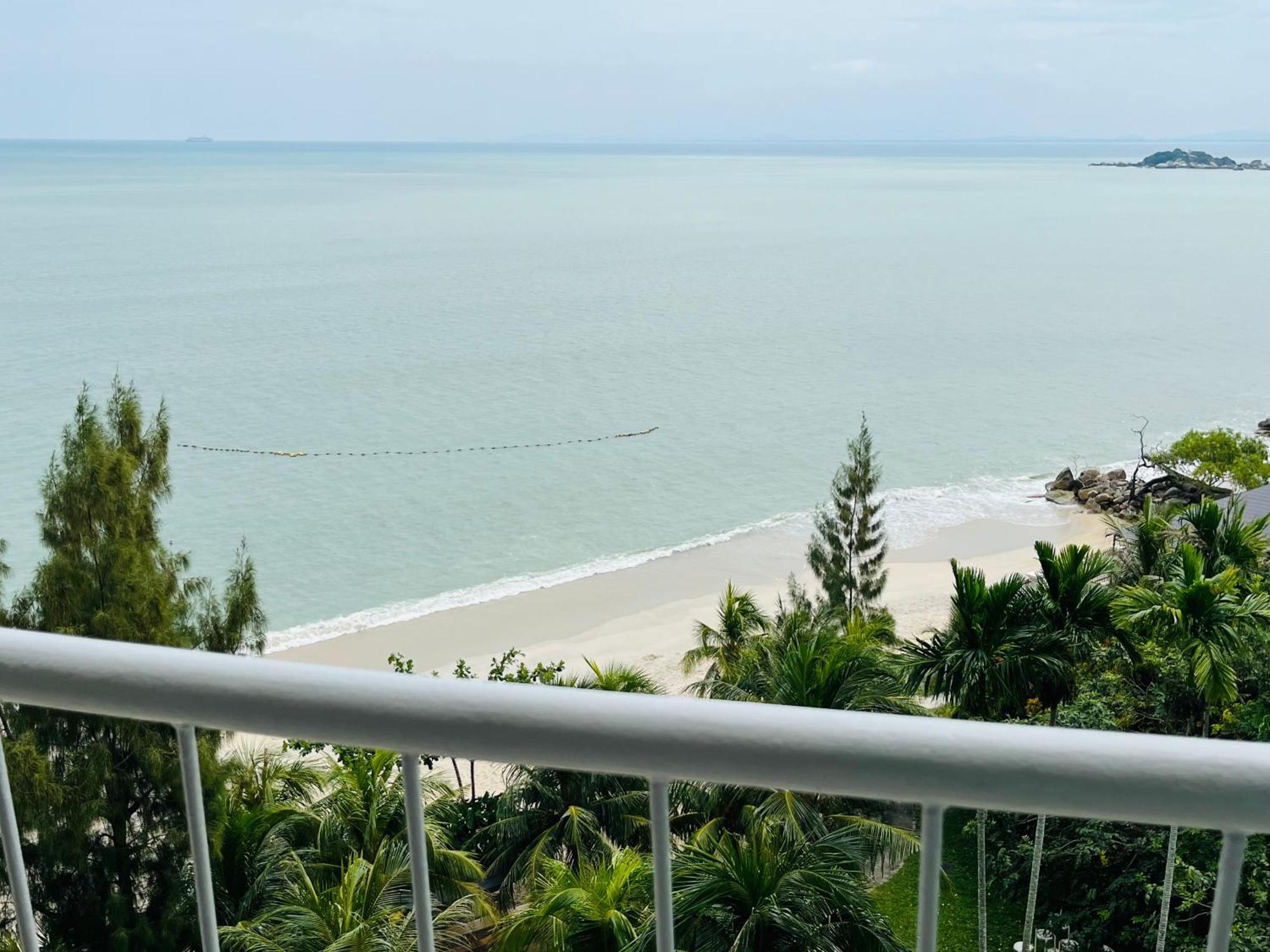 Paradise By The Sea In Penang By Veron At Rainbow Paradise Resort Tanjung Bungah (Penang)